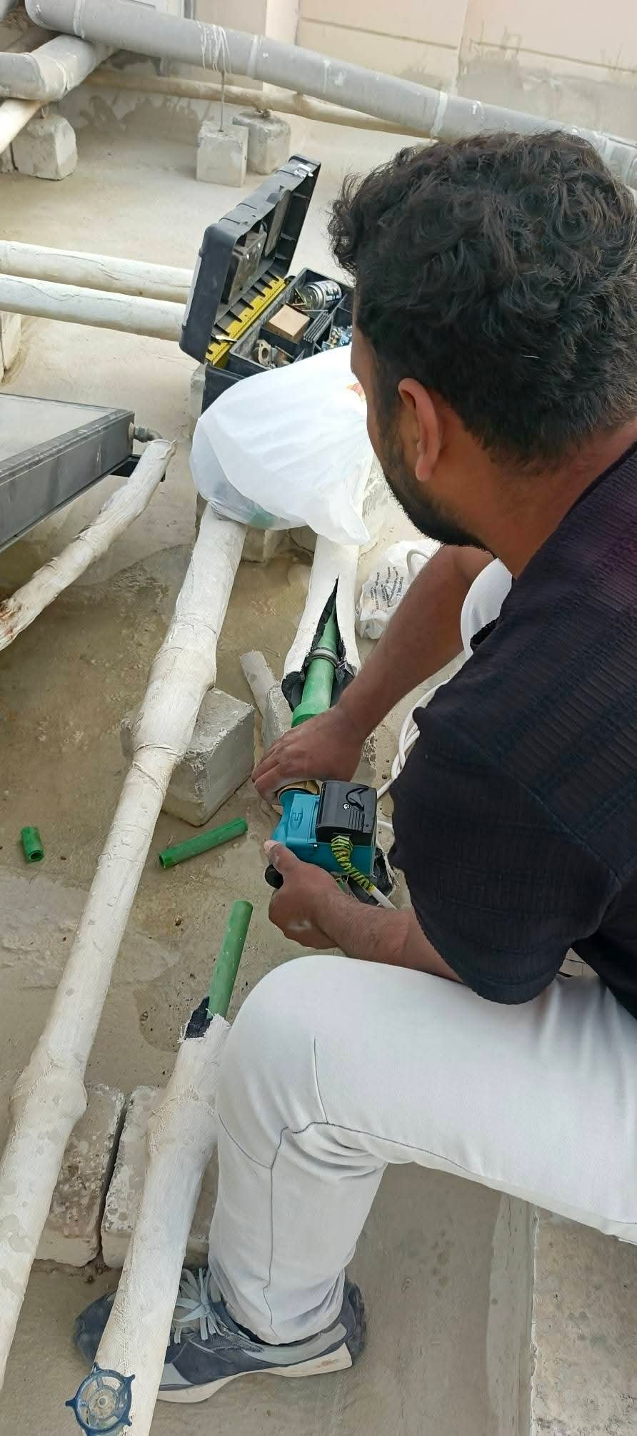 Jumeeriah Plumbers Dubai emergency plumbing services - Slide 3